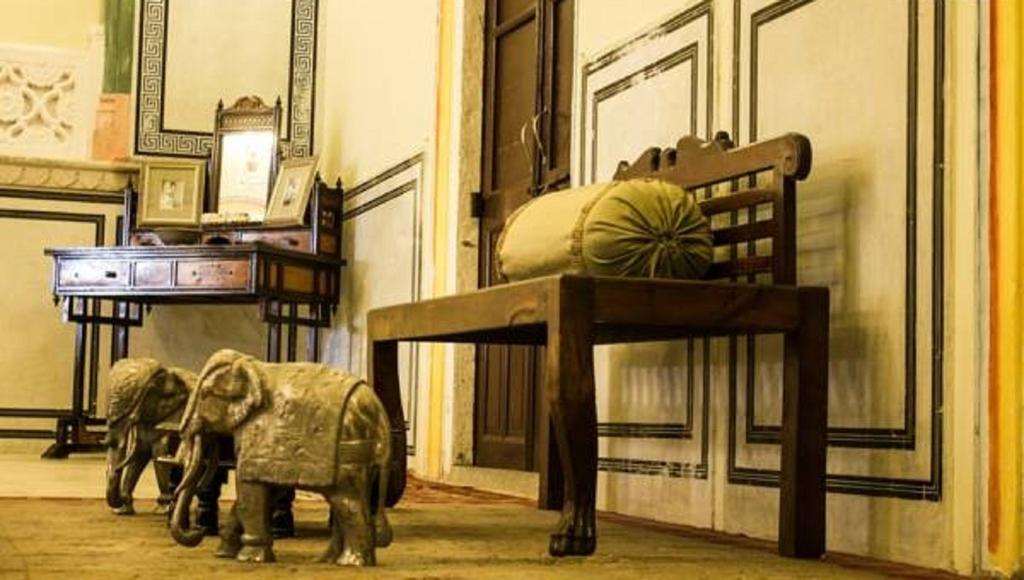 The Umaid Vilas Royal Heritage Haveli Džajpur Pokoj fotografie